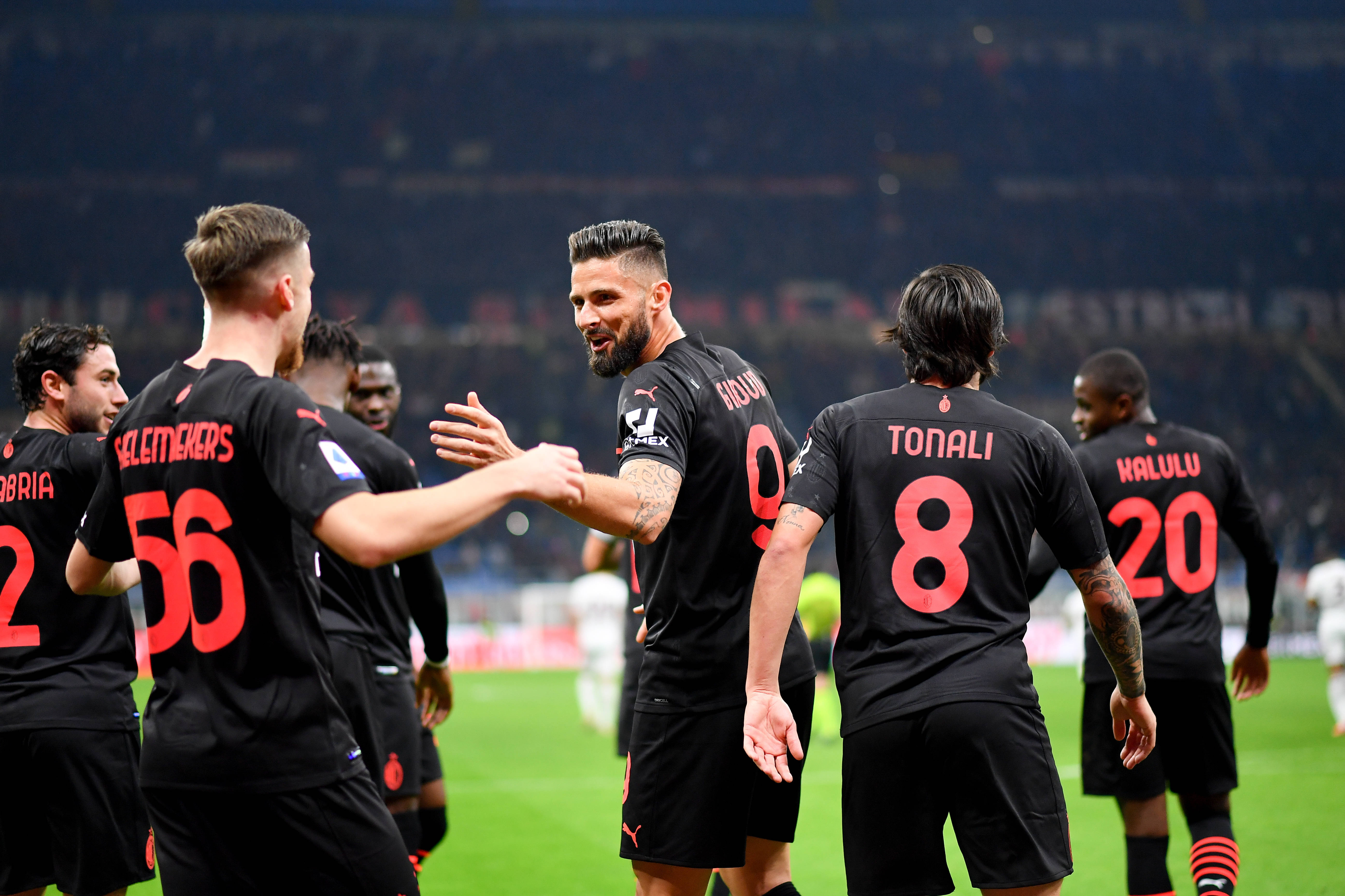 里夫斯：看到詹姆斯在场上全速奔跑，这会促使你跟上他的步伐（里夫斯：看见詹姆斯在场上全速冲刺，会让你也不自觉加速跟上）