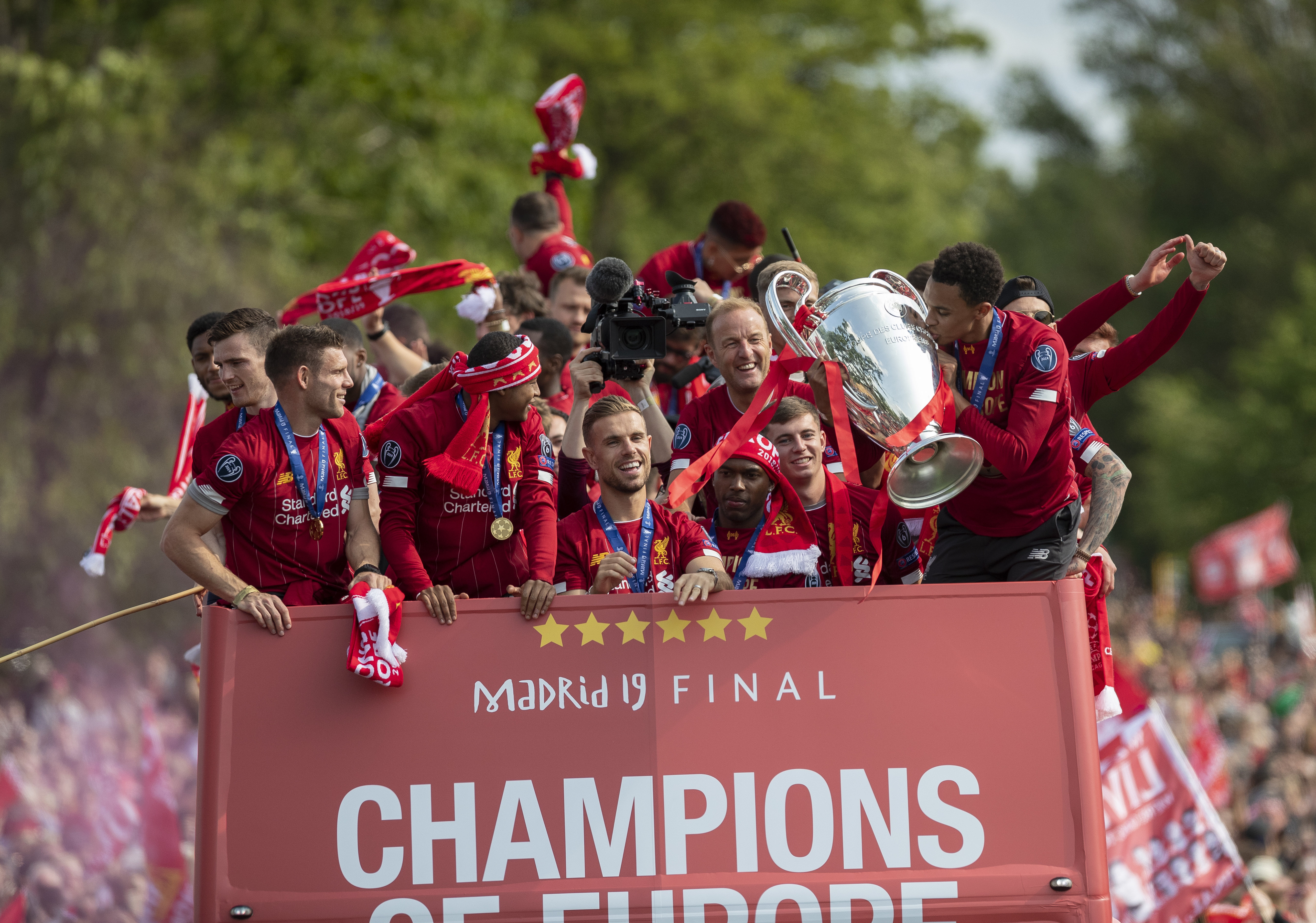 美职联决赛首发：梅西PK穆勒，布斯克茨、阿尔巴谢幕战先发（美职联决战首发出炉：梅西对决穆勒，布斯克茨和阿尔巴谢幕战首发）