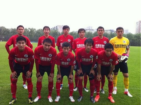 阿森纳青年军展现希望（阿森纳小将展露锋芒）