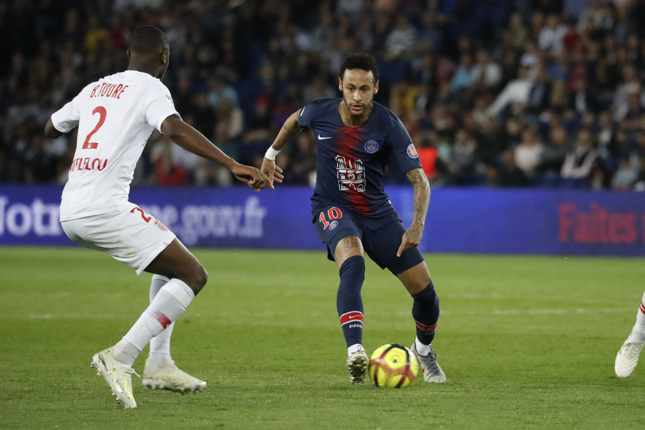 马来西亚队士气高涨（马来西亚队斗志昂扬）