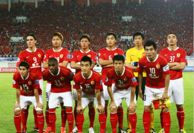 受伤的彭啸进入战上海U20的替补席，此前球员遭遇韧带损伤（韧带受伤在身，彭啸进入对阵上海U20的替补名单）