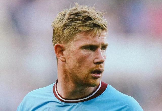 国脚连续助攻，带动全队节奏（国脚连送助攻，盘活全队节奏）