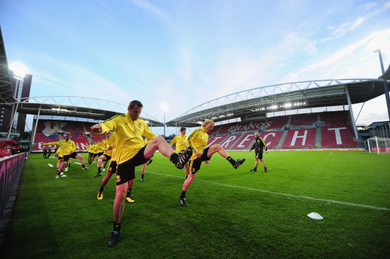 德甲半场：布兰特破门，吉拉西倒地未判点，多特1-0霍芬海姆（德甲上半场：布兰特建功，吉拉西倒地未判点球，多特暂1-0领先霍芬海姆）
