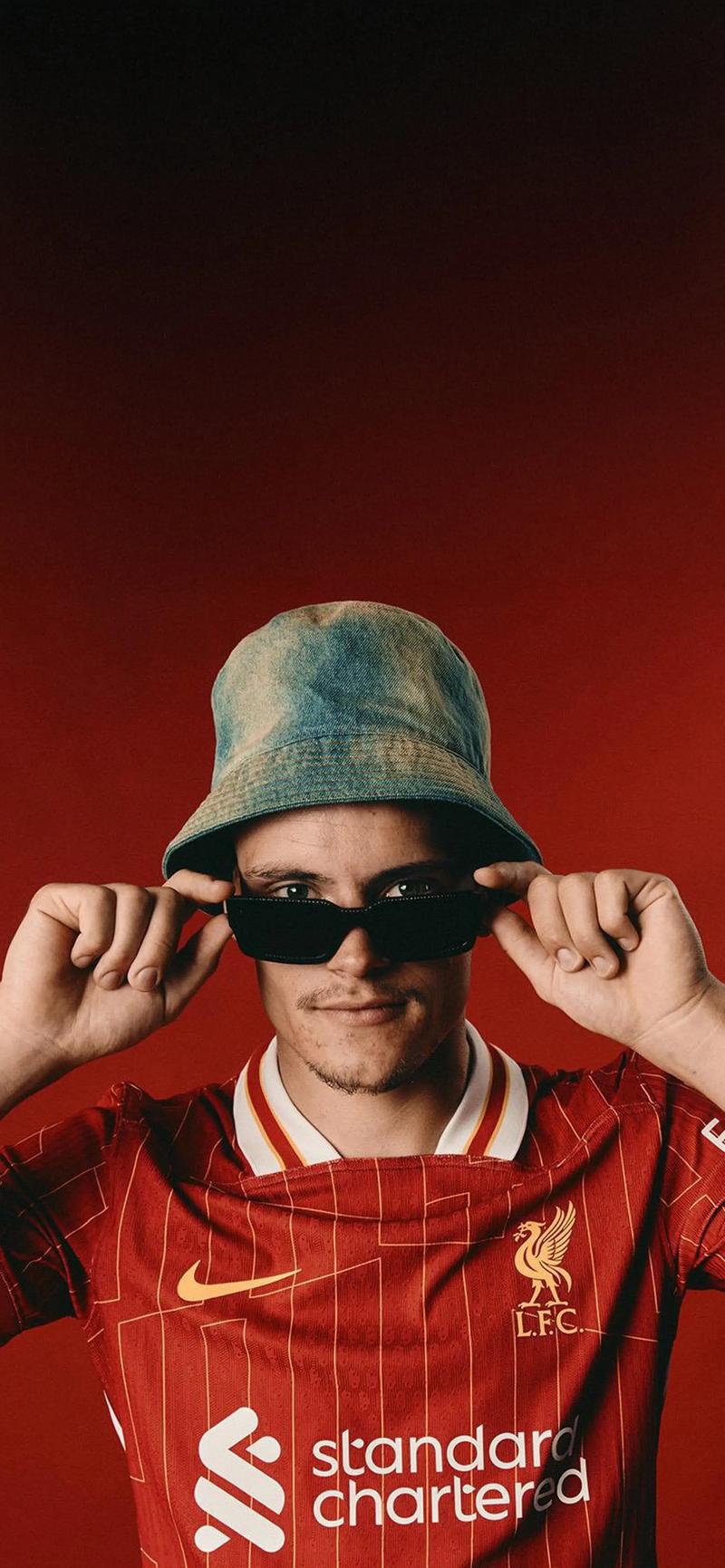 意甲爆笑剧场：绿黑小旋风VS紫百合魔法团，今晚谁家厨房不冒烟？（意甲欢乐夜：绿黑旋风战紫百合魔阵，今夜哪家锅先开？）