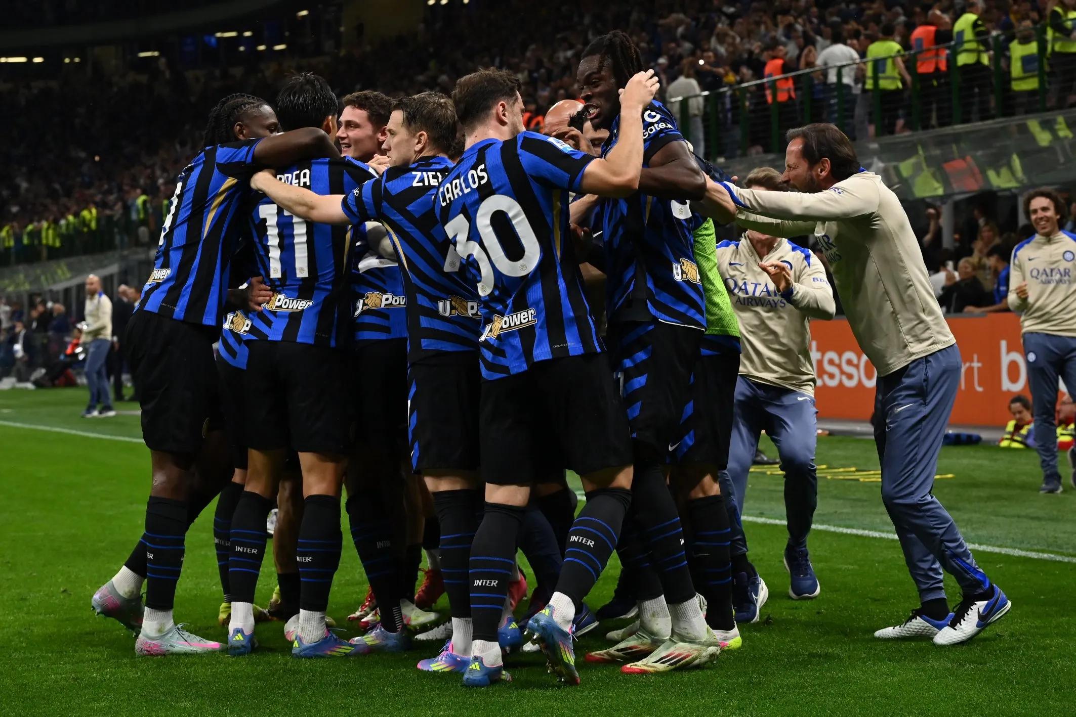 罗尼令人惊讶，费兰大胜，但佩德里是王者（罗尼爆冷，费兰大捷，佩德里称王）